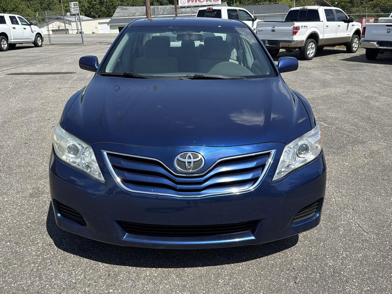 Toyota Camry Base 6-Spd AT 2011