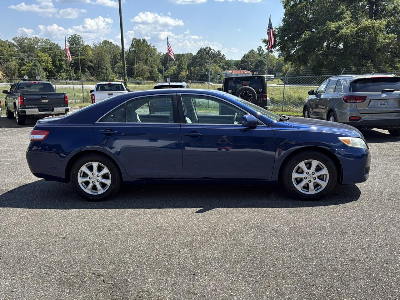 Toyota Camry Base 6-Spd AT 2011