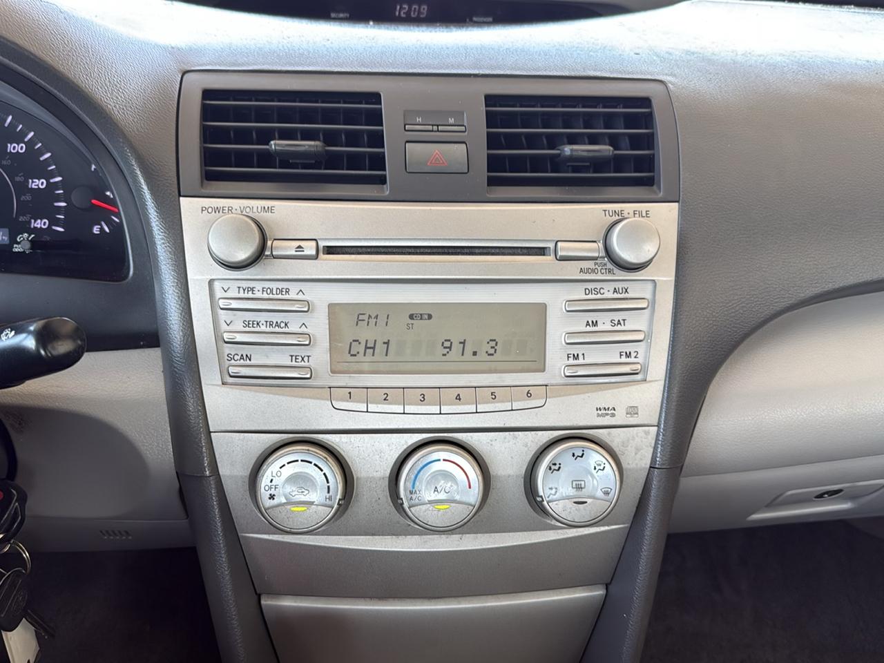 Toyota Camry Base 6-Spd AT 2011