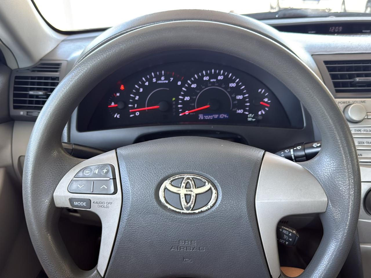 Toyota Camry Base 6-Spd AT 2011