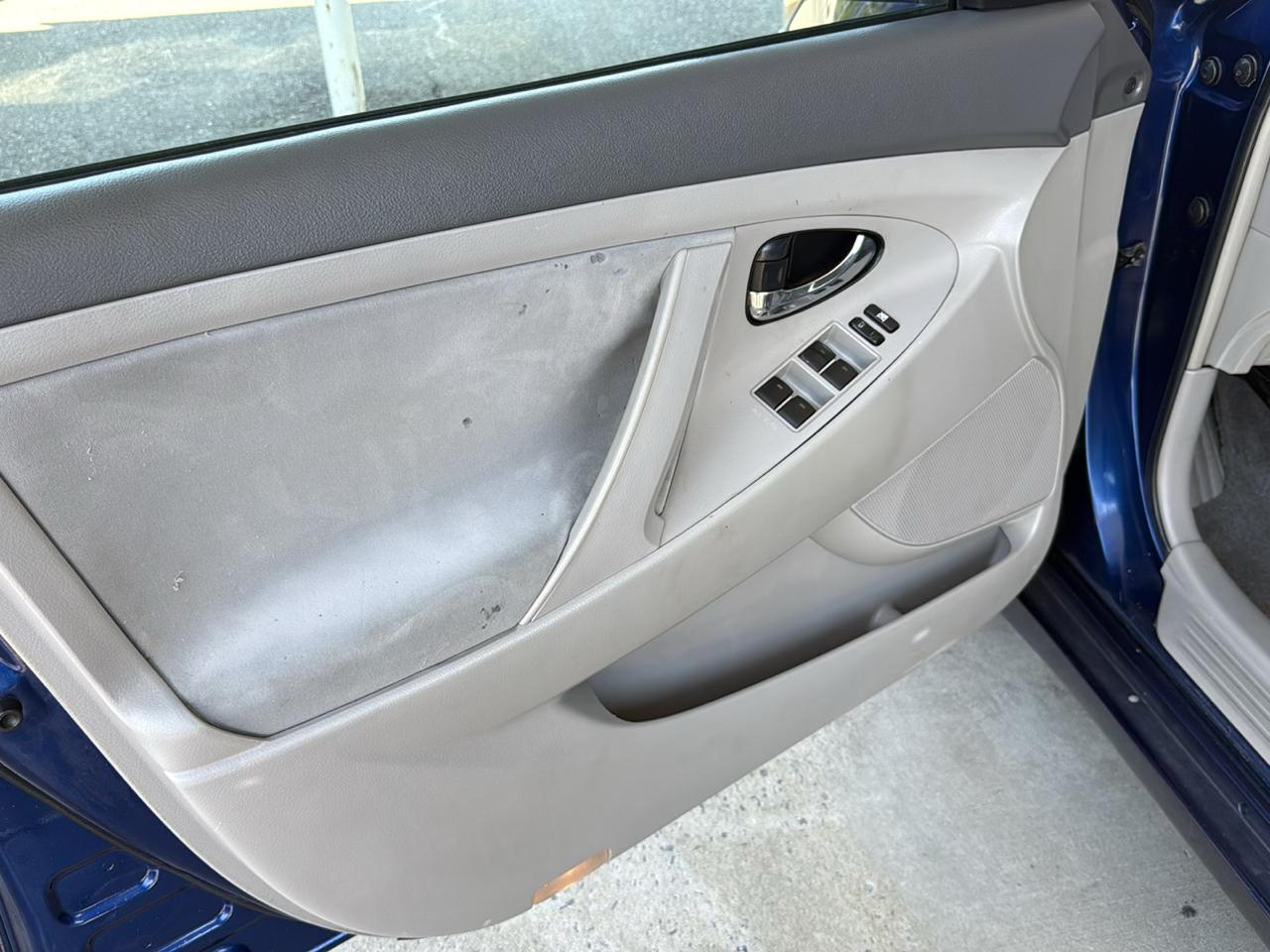 Toyota Camry Base 6-Spd AT 2011