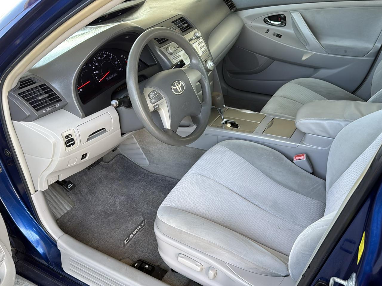 Toyota Camry Base 6-Spd AT 2011