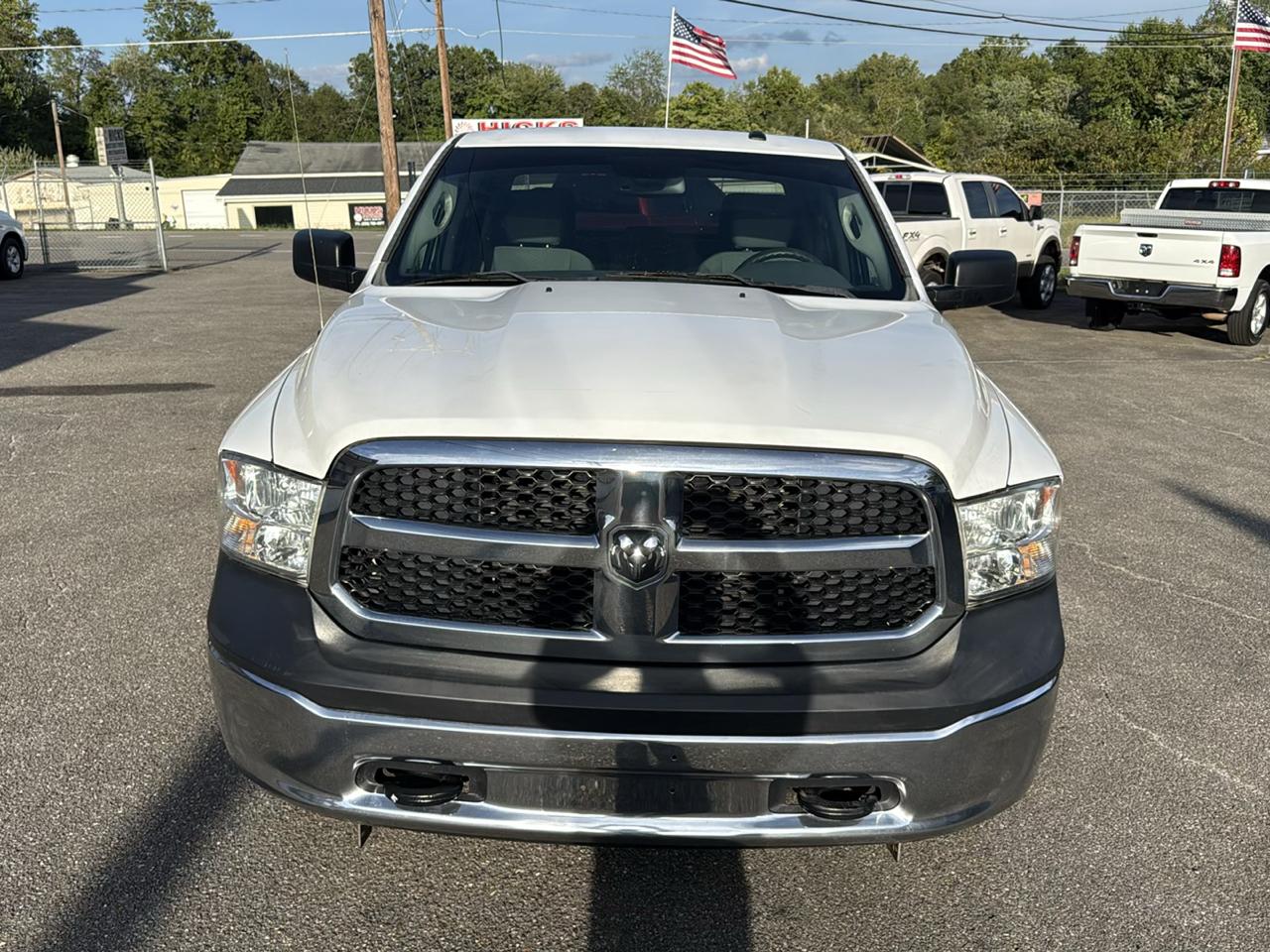 RAM 1500 Tradesman Crew Cab SWB 4WD 2016