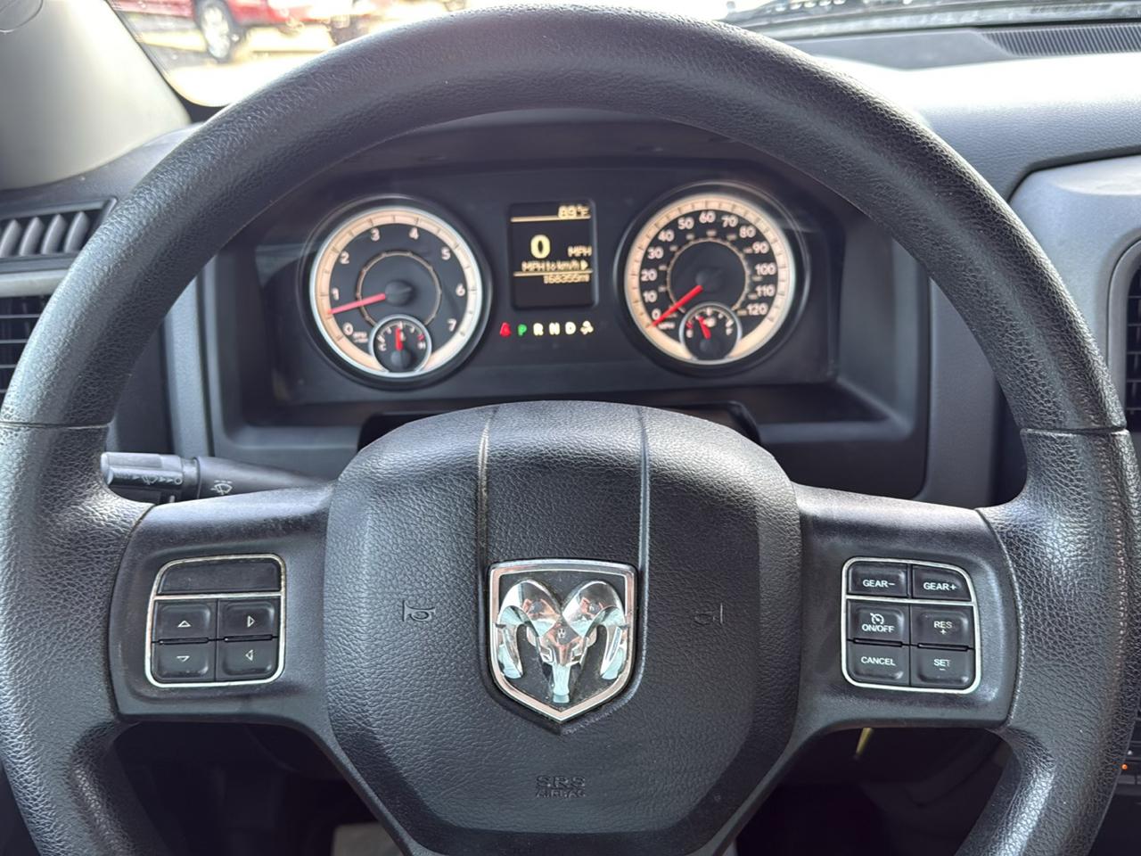 RAM 1500 Tradesman Crew Cab SWB 4WD 2016