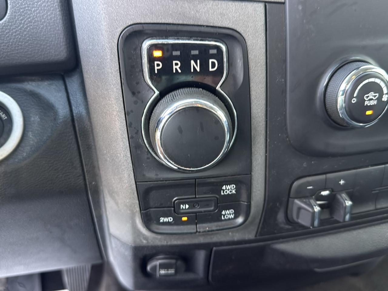 RAM 1500 Tradesman Crew Cab SWB 4WD 2016
