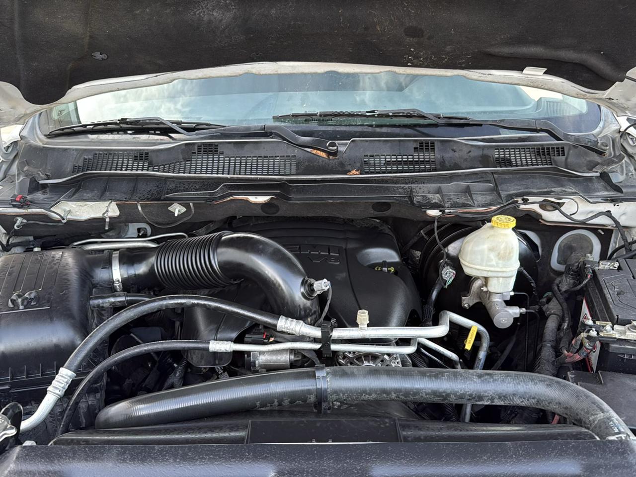 RAM 1500 Tradesman Crew Cab SWB 4WD 2016