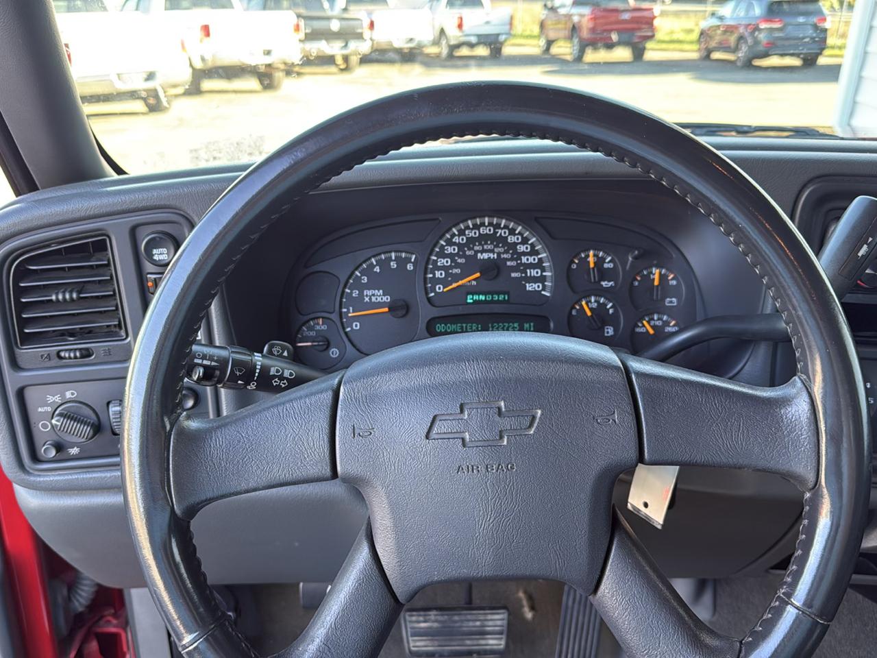 Chevrolet Silverado 1500HD HD LS Crew Cab 4WD 2005