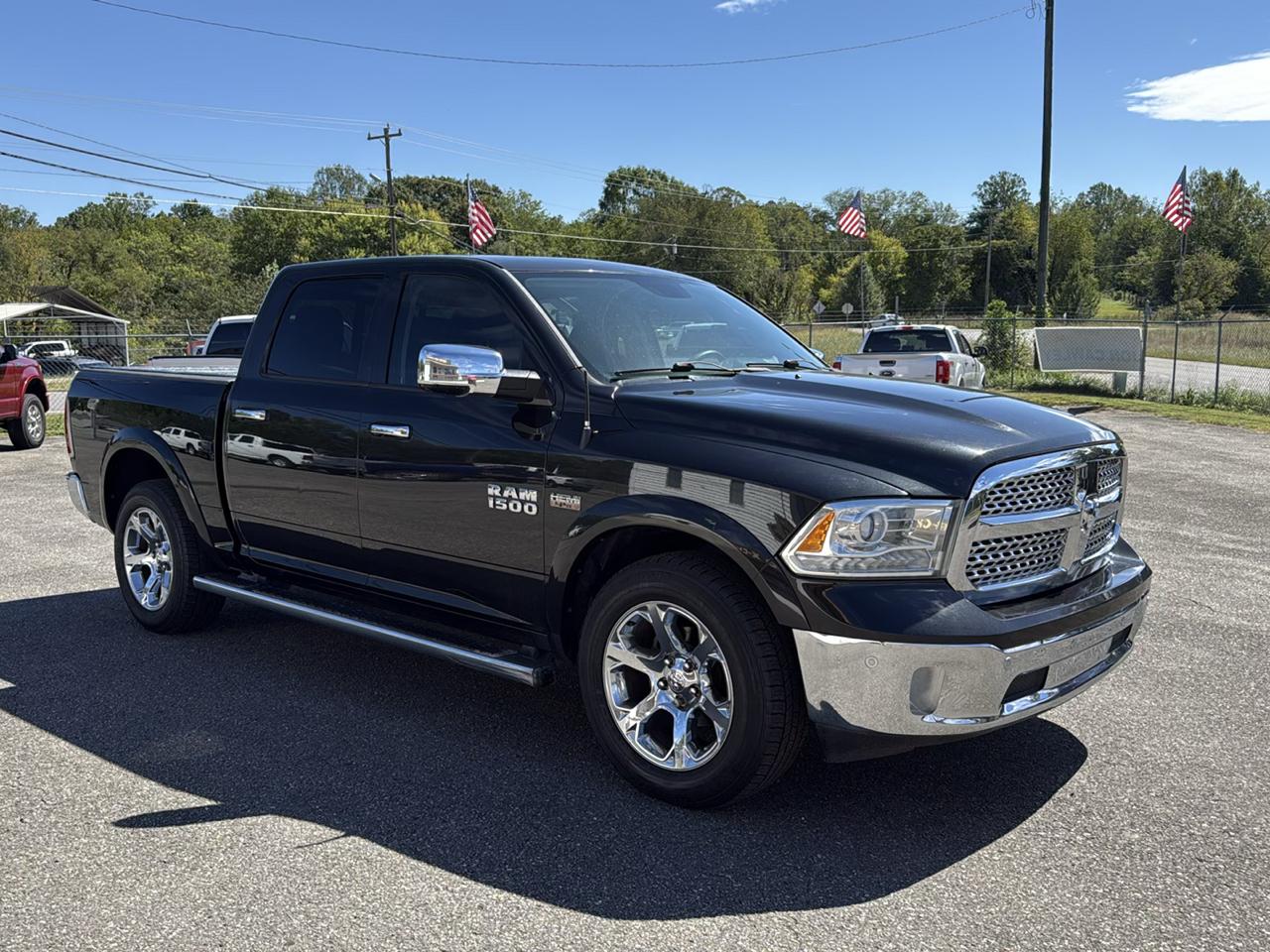 RAM 1500 Laramie Crew Cab SWB 4WD 2015