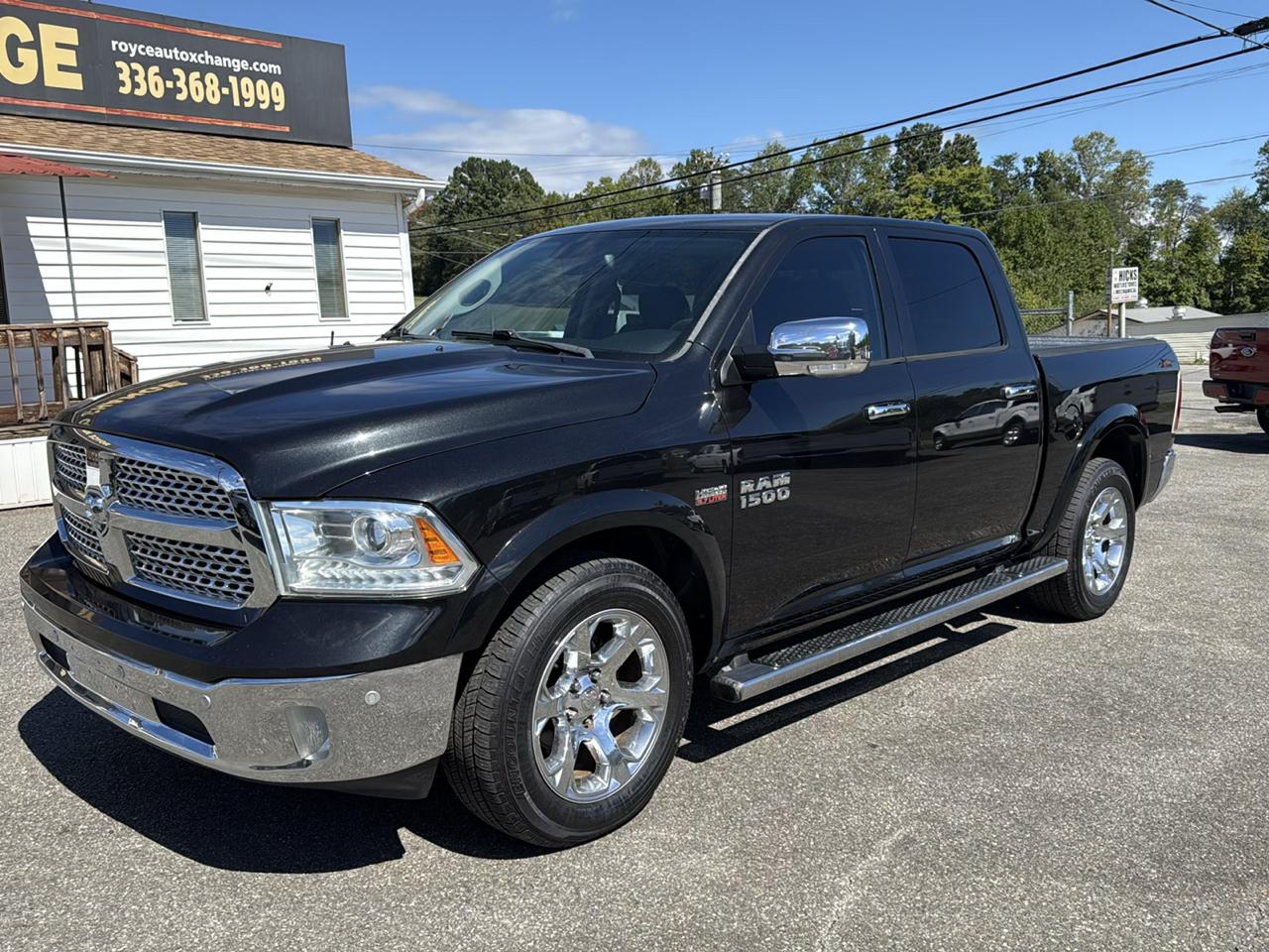 RAM 1500 Laramie Crew Cab SWB 4WD 2015