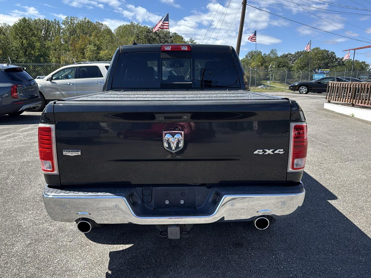 RAM 1500 Laramie Crew Cab SWB 4WD 2015
