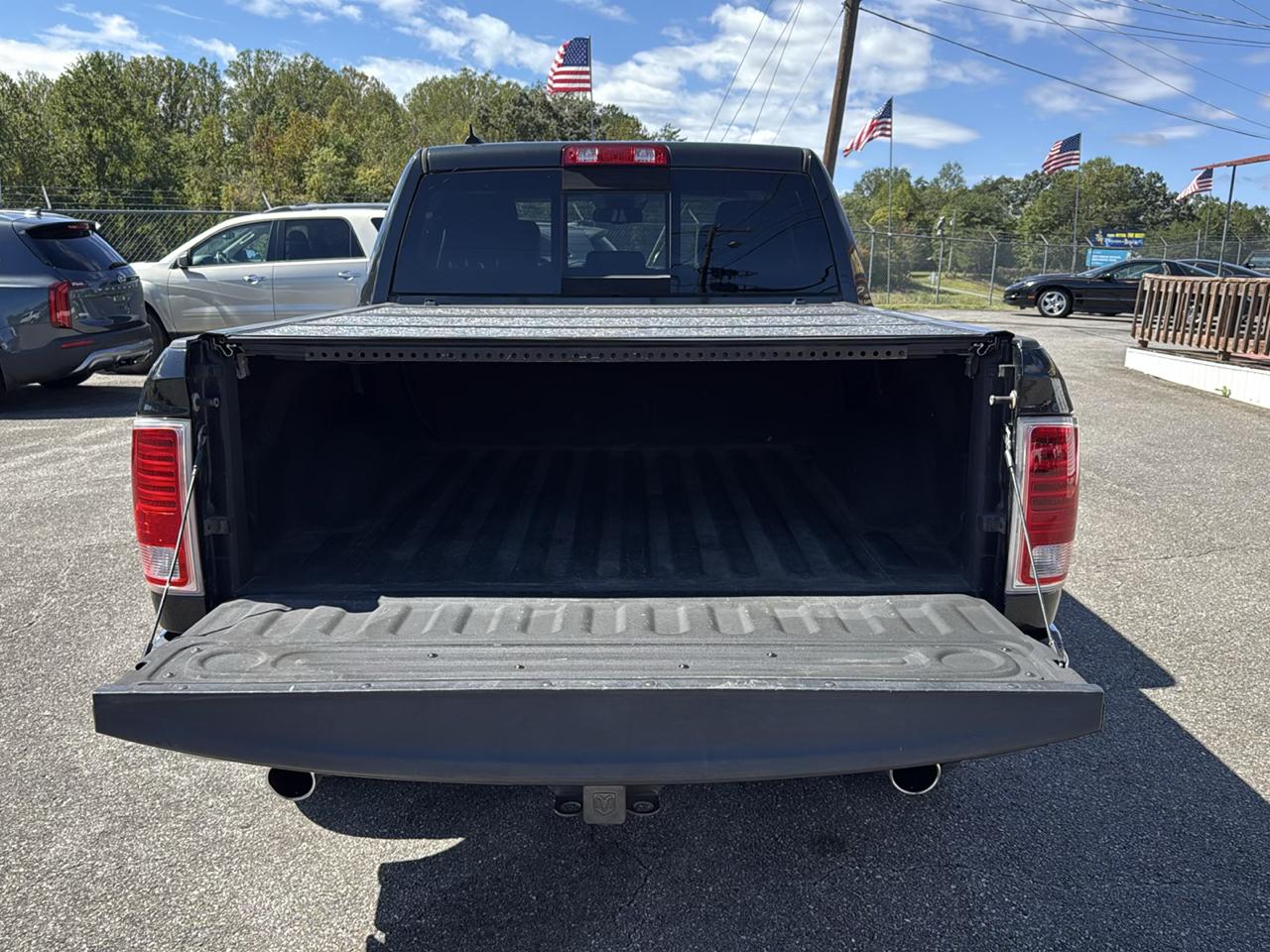 RAM 1500 Laramie Crew Cab SWB 4WD 2015