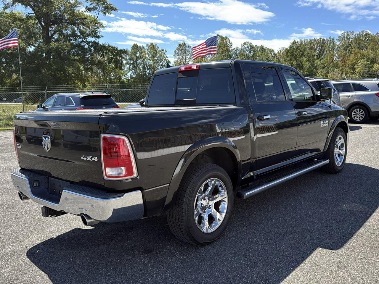 RAM 1500 Laramie Crew Cab SWB 4WD 2015