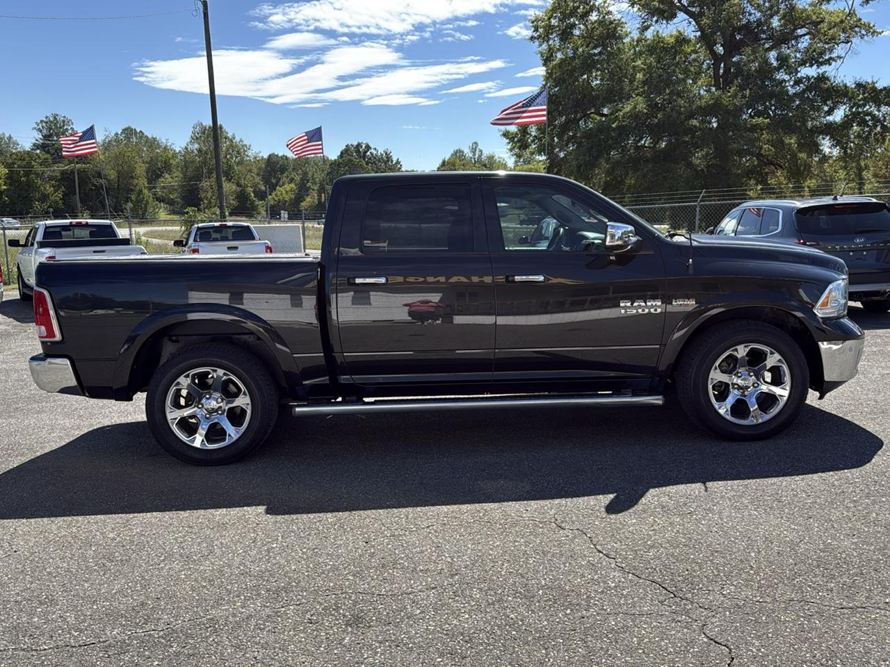 RAM 1500 Laramie Crew Cab SWB 4WD 2015