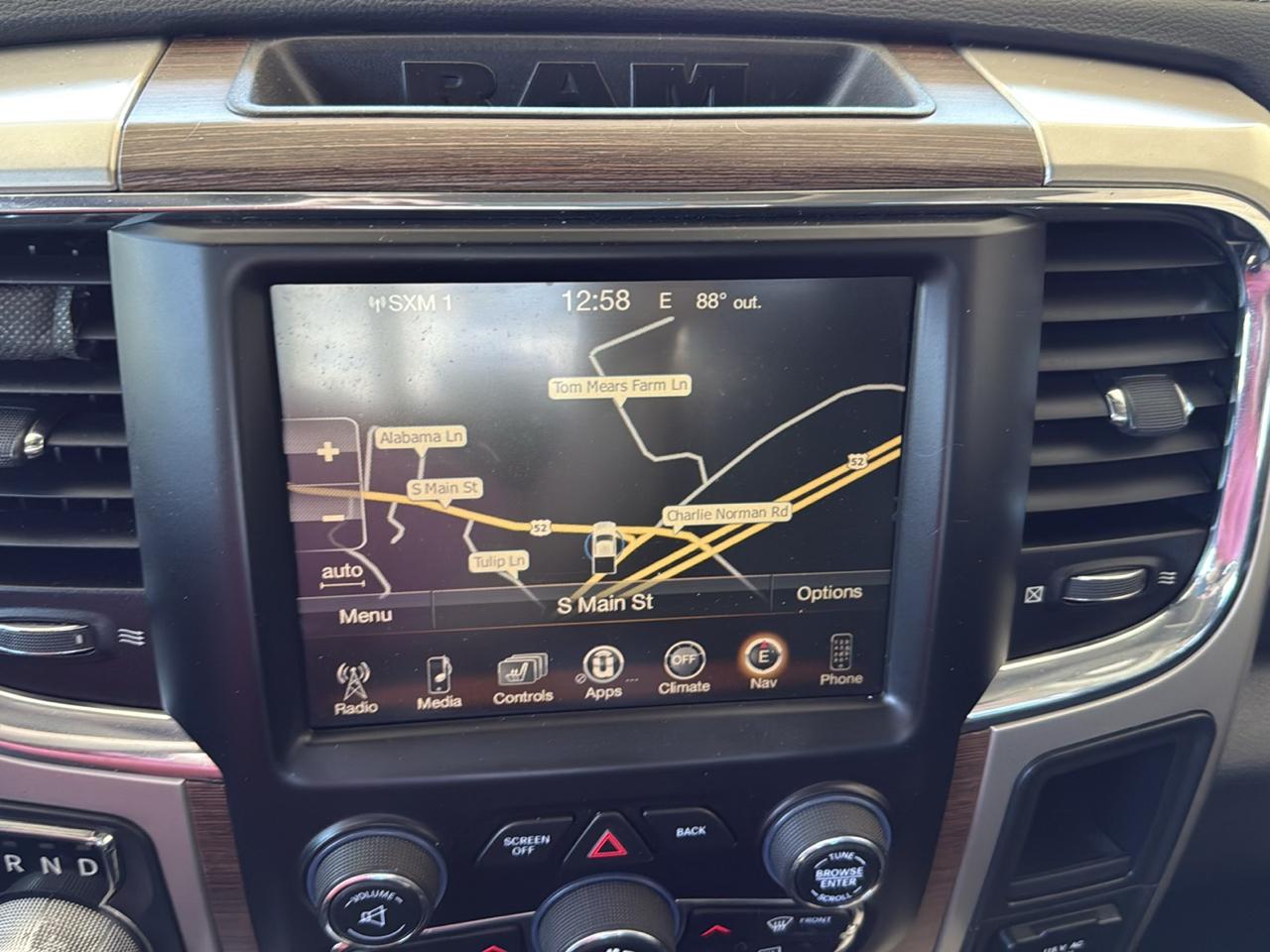 RAM 1500 Laramie Crew Cab SWB 4WD 2015