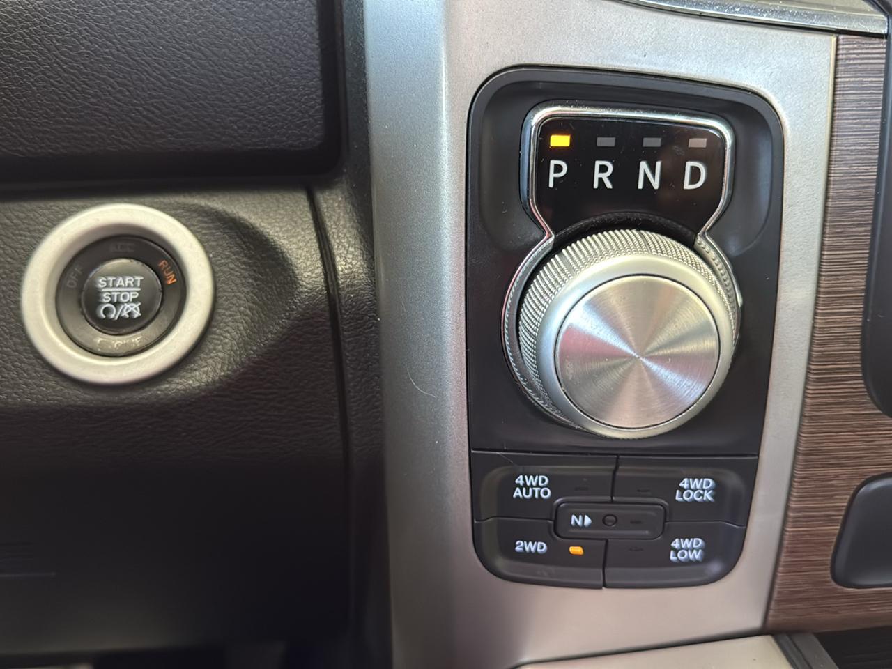 RAM 1500 Laramie Crew Cab SWB 4WD 2015