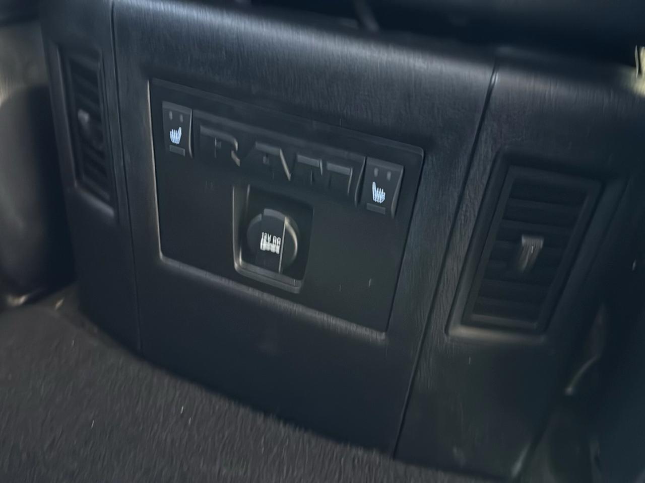 RAM 1500 Laramie Crew Cab SWB 4WD 2015