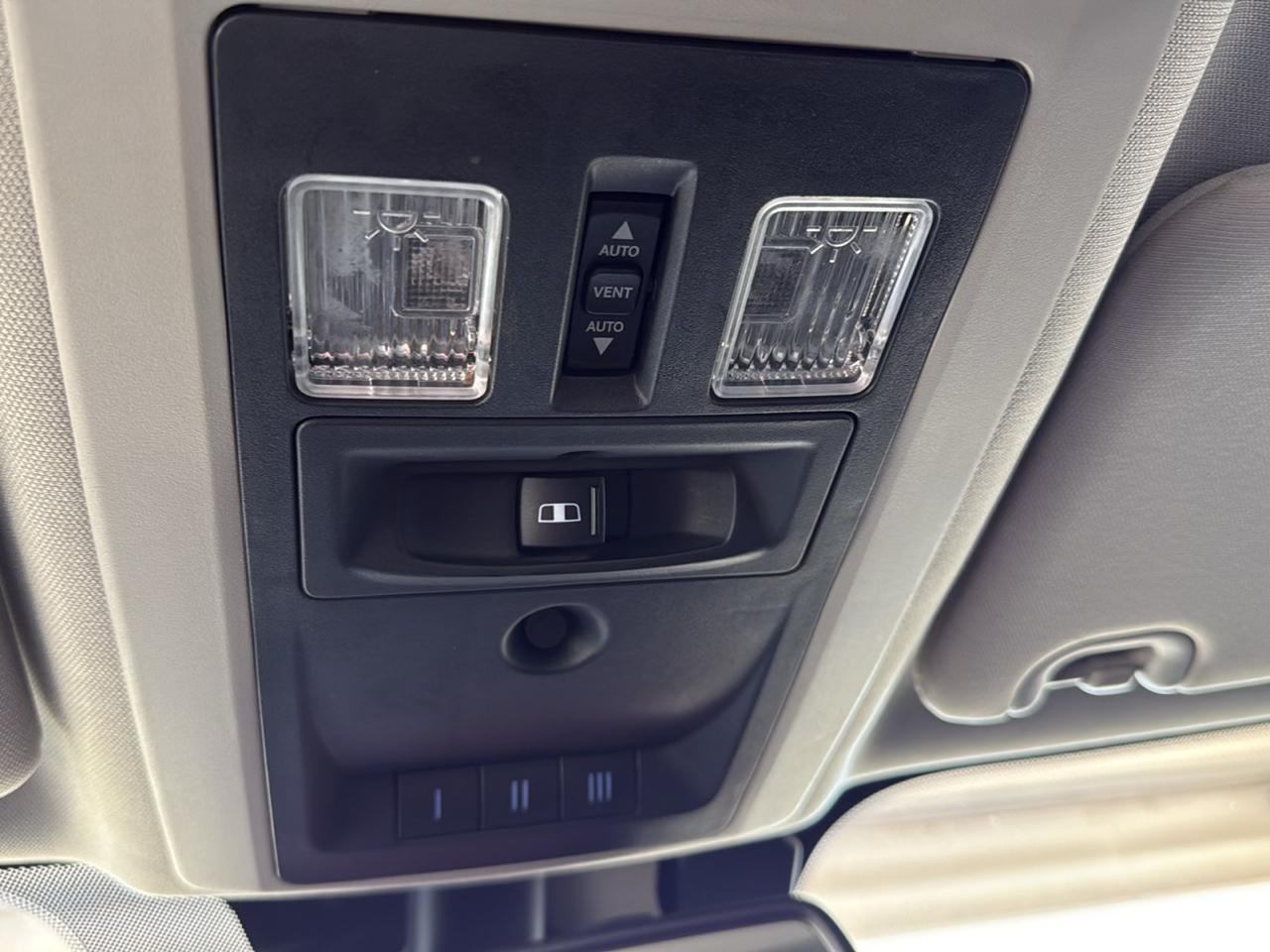 RAM 1500 Laramie Crew Cab SWB 4WD 2015