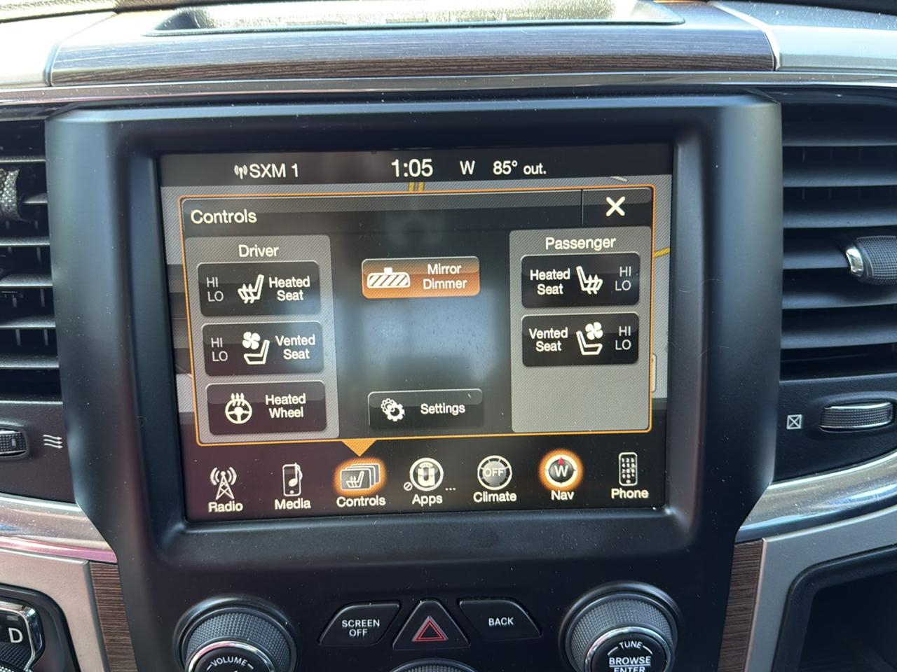 RAM 1500 Laramie Crew Cab SWB 4WD 2015