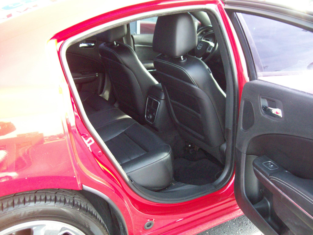 Dodge Charger 4dr Sdn SXT RWD 2011 Dodge Charger 4dr Sdn SXT RWD 2011