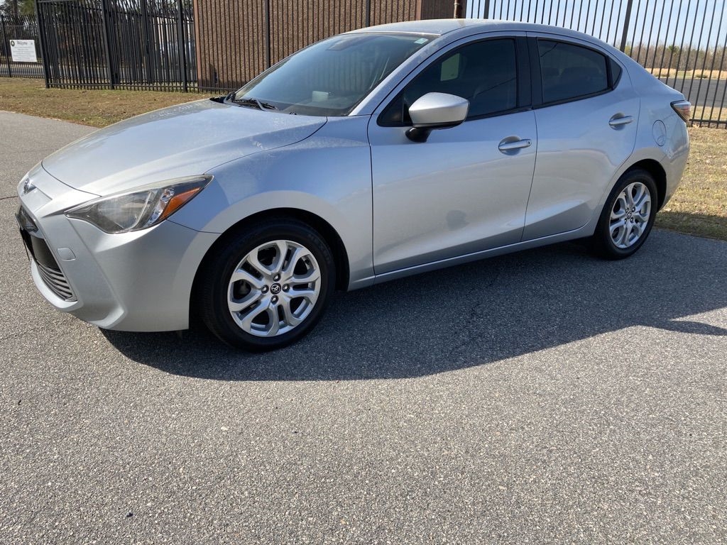 2017 Toyota Yaris iA Manual (Natl)