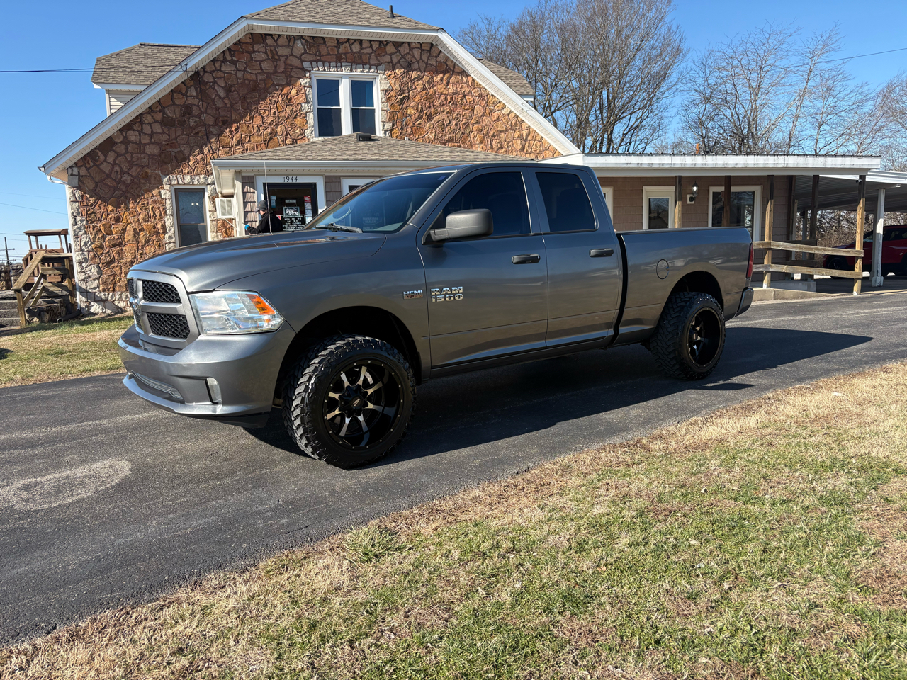 2013 RAM 1500 4WD Quad Cab 140.5" Express