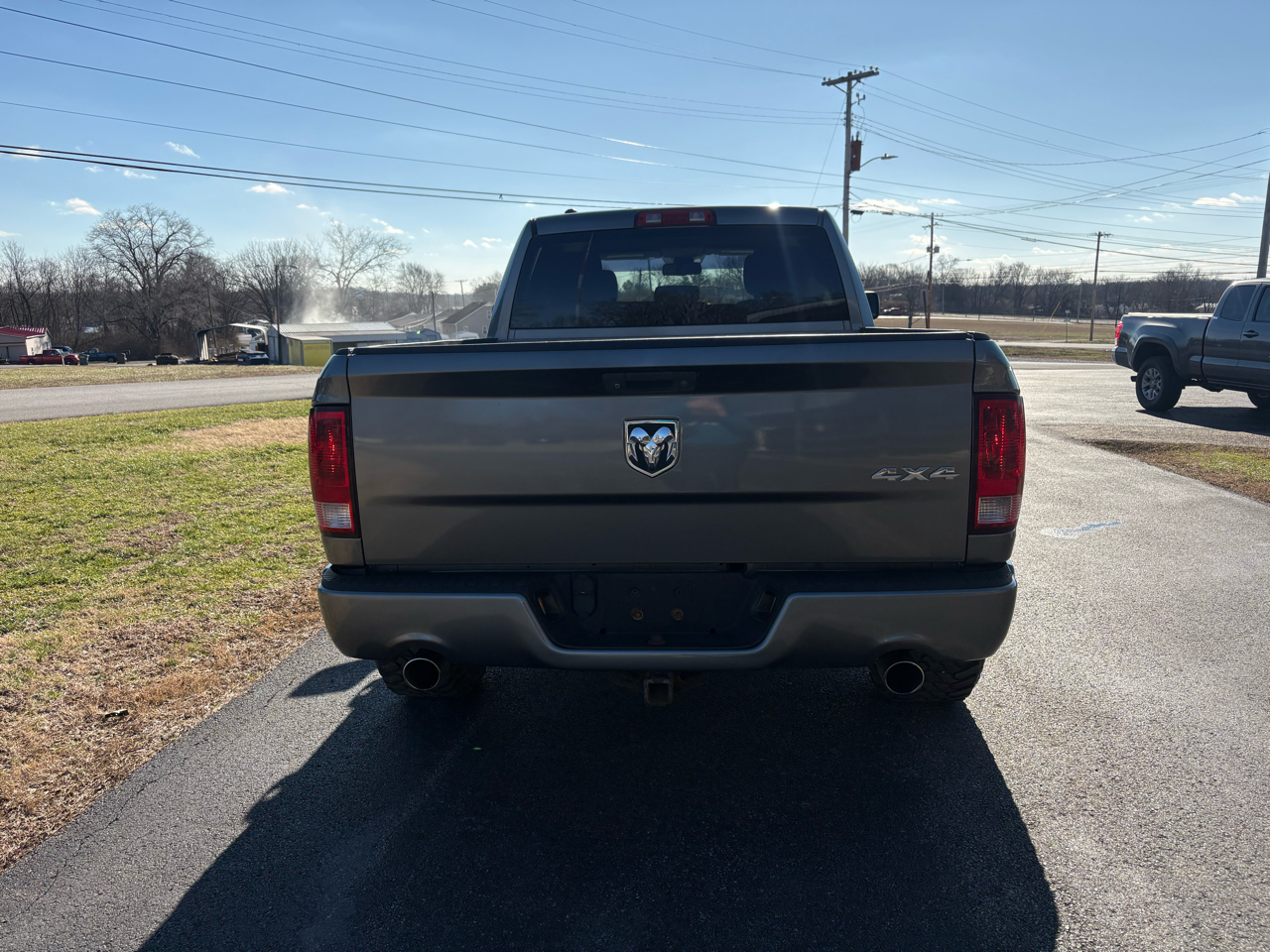 RAM 1500 4WD Quad Cab 140.5" Express 2013