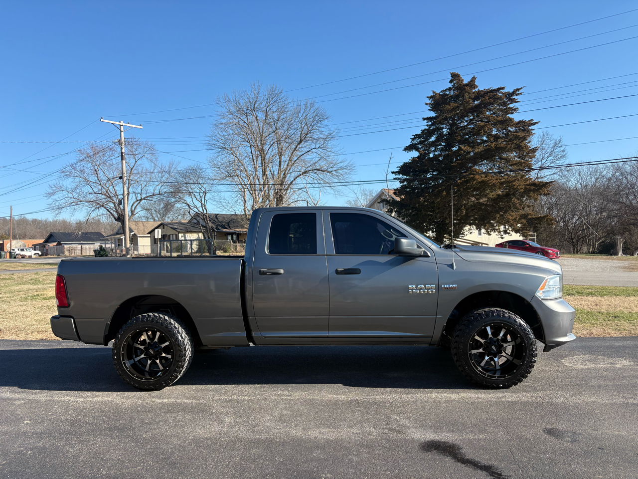 RAM 1500 4WD Quad Cab 140.5" Express 2013
