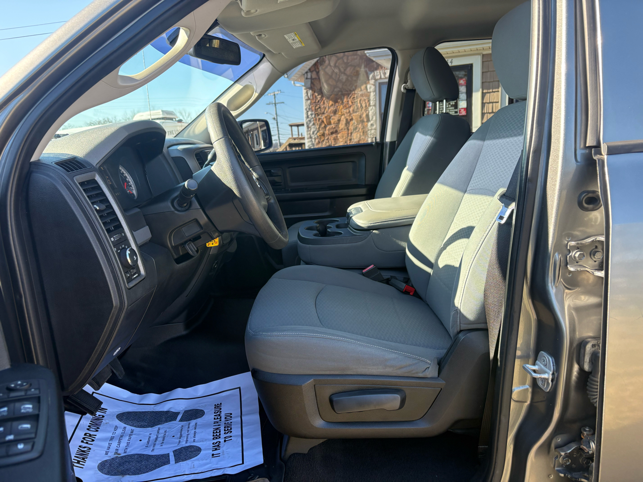 RAM 1500 4WD Quad Cab 140.5" Express 2013