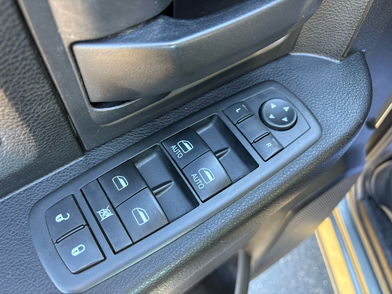 RAM 1500 4WD Quad Cab 140.5" Express 2013