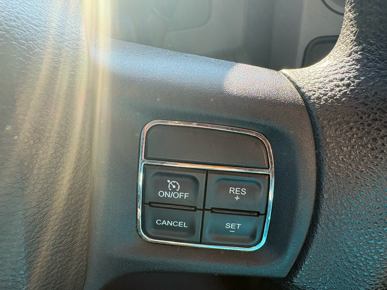 RAM 1500 4WD Quad Cab 140.5" Express 2013