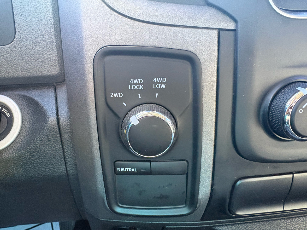 RAM 1500 4WD Quad Cab 140.5" Express 2013