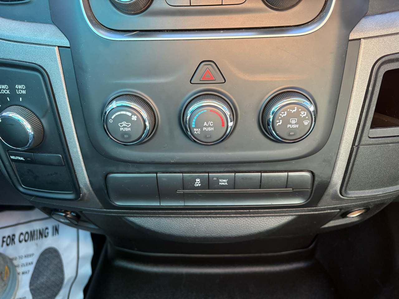 RAM 1500 4WD Quad Cab 140.5" Express 2013