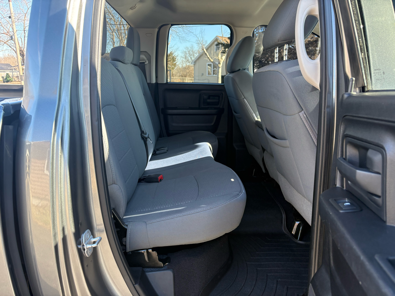 RAM 1500 4WD Quad Cab 140.5" Express 2013