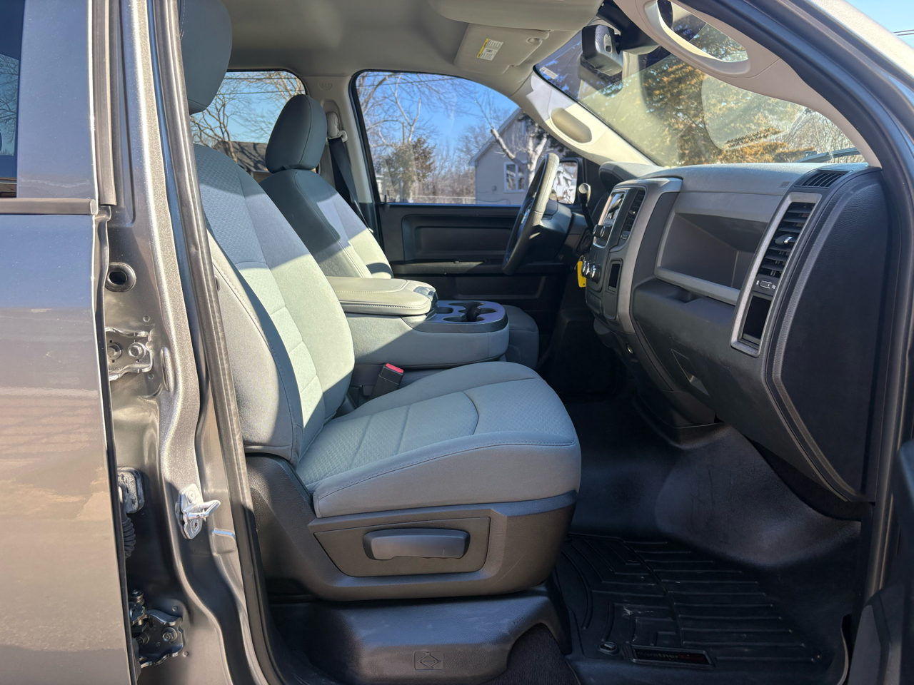 RAM 1500 4WD Quad Cab 140.5" Express 2013