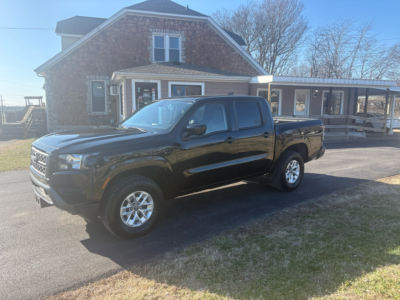2024 Nissan Frontier Crew Cab 4x4 SV