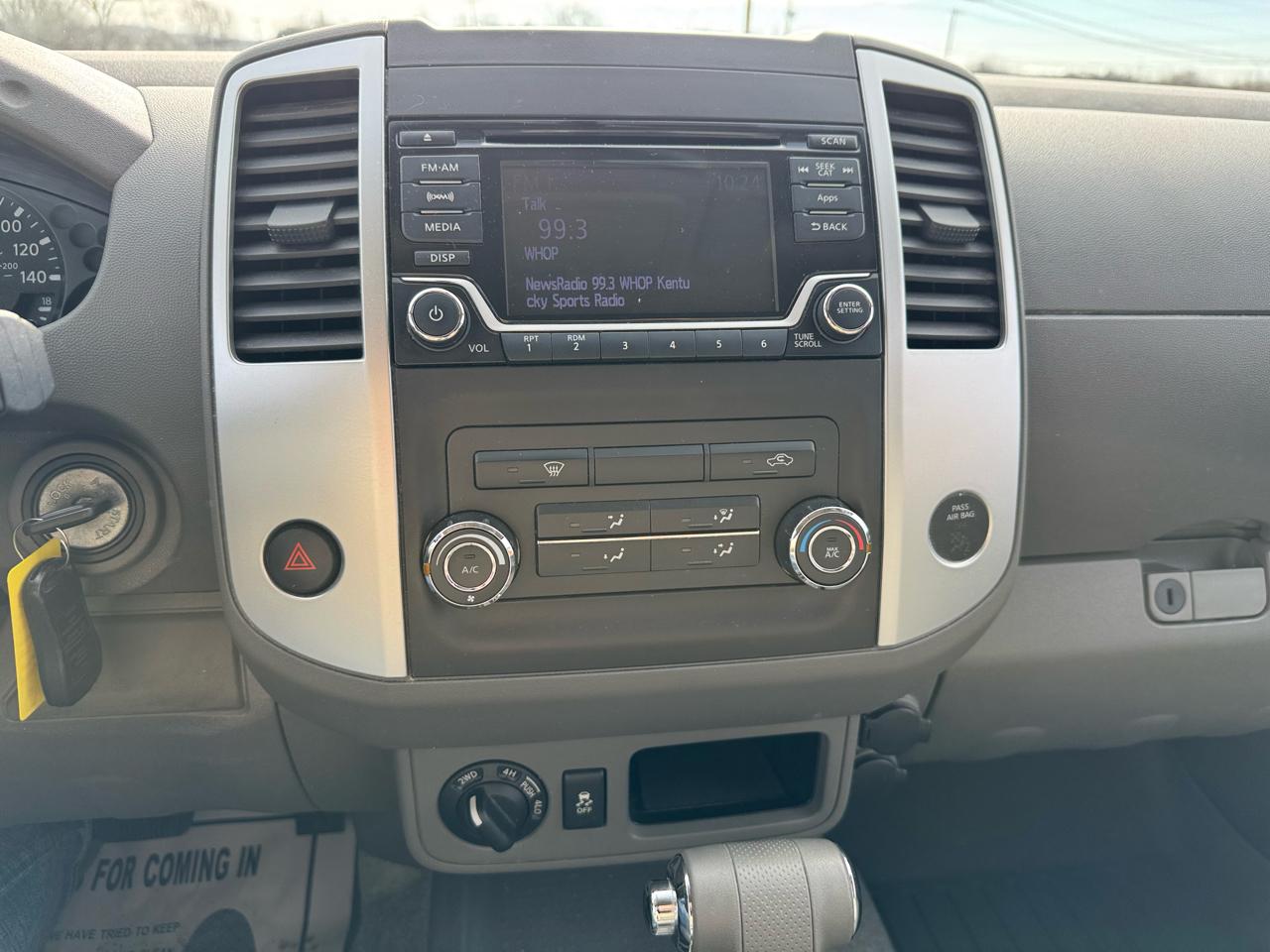 Nissan Frontier 4WD Crew Cab SWB Auto SV 2016