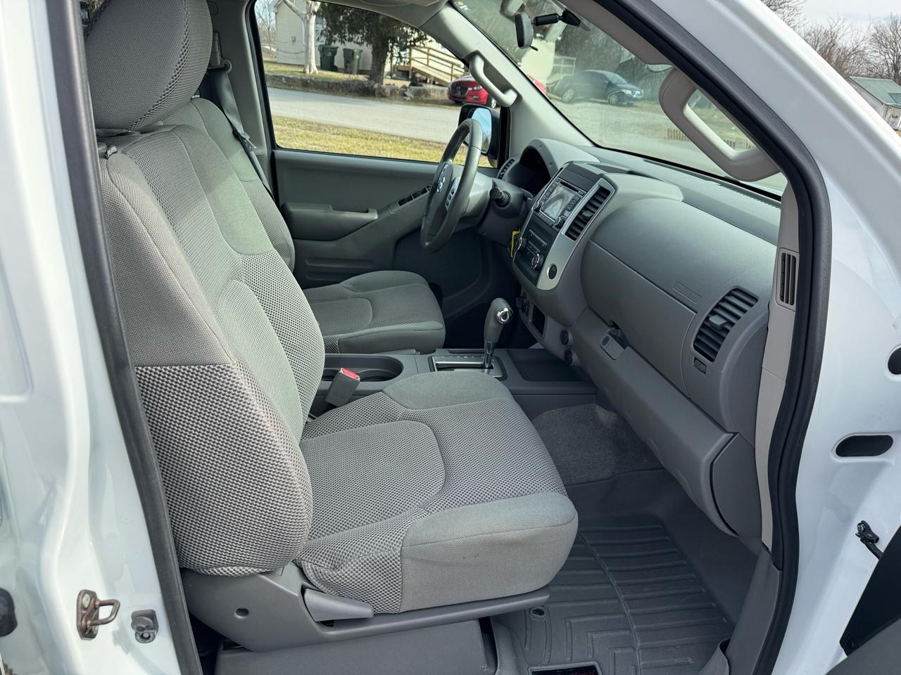 Nissan Frontier 4WD Crew Cab SWB Auto SV 2016