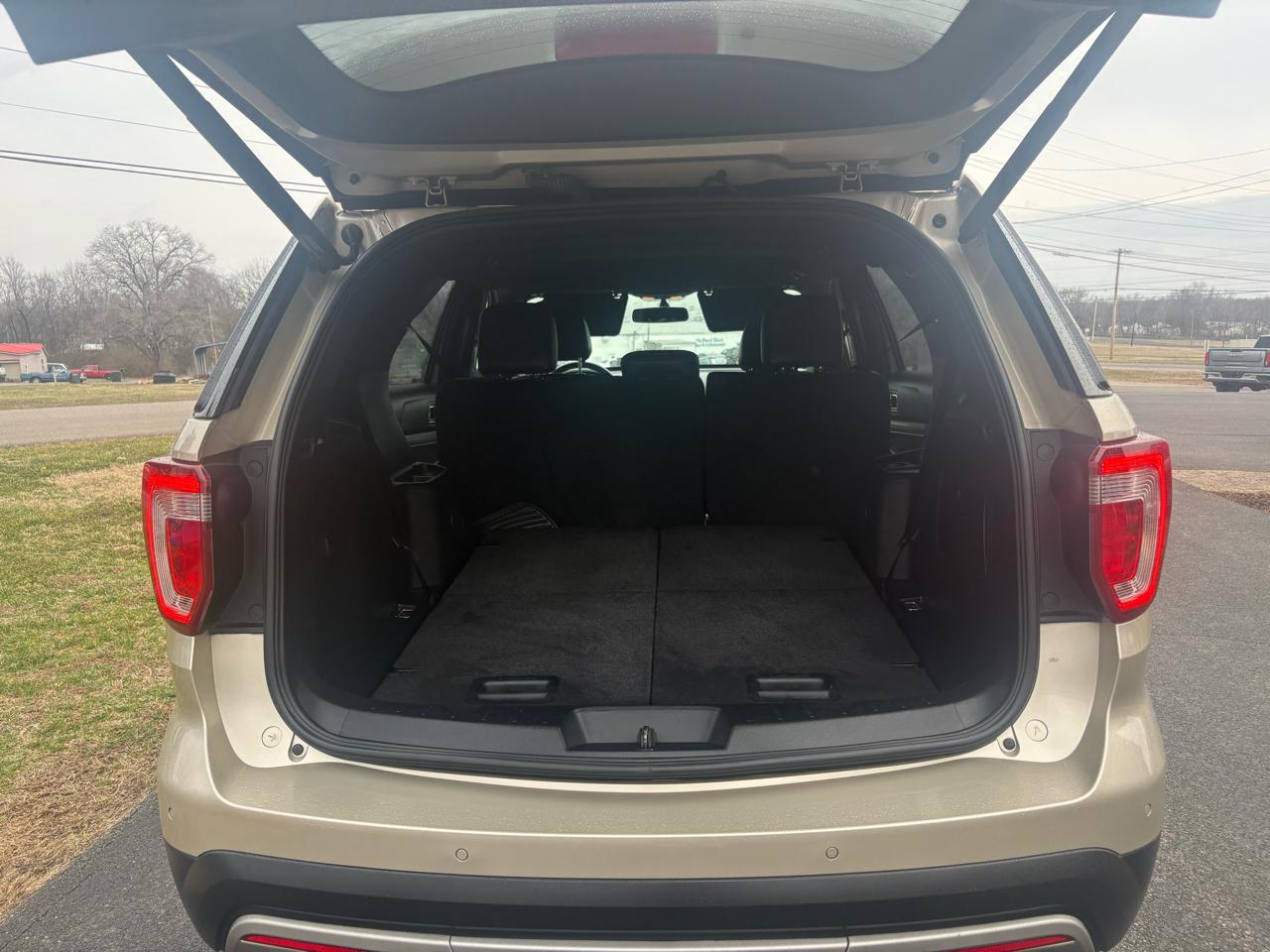 Ford Explorer 4WD 4dr XLT 2017