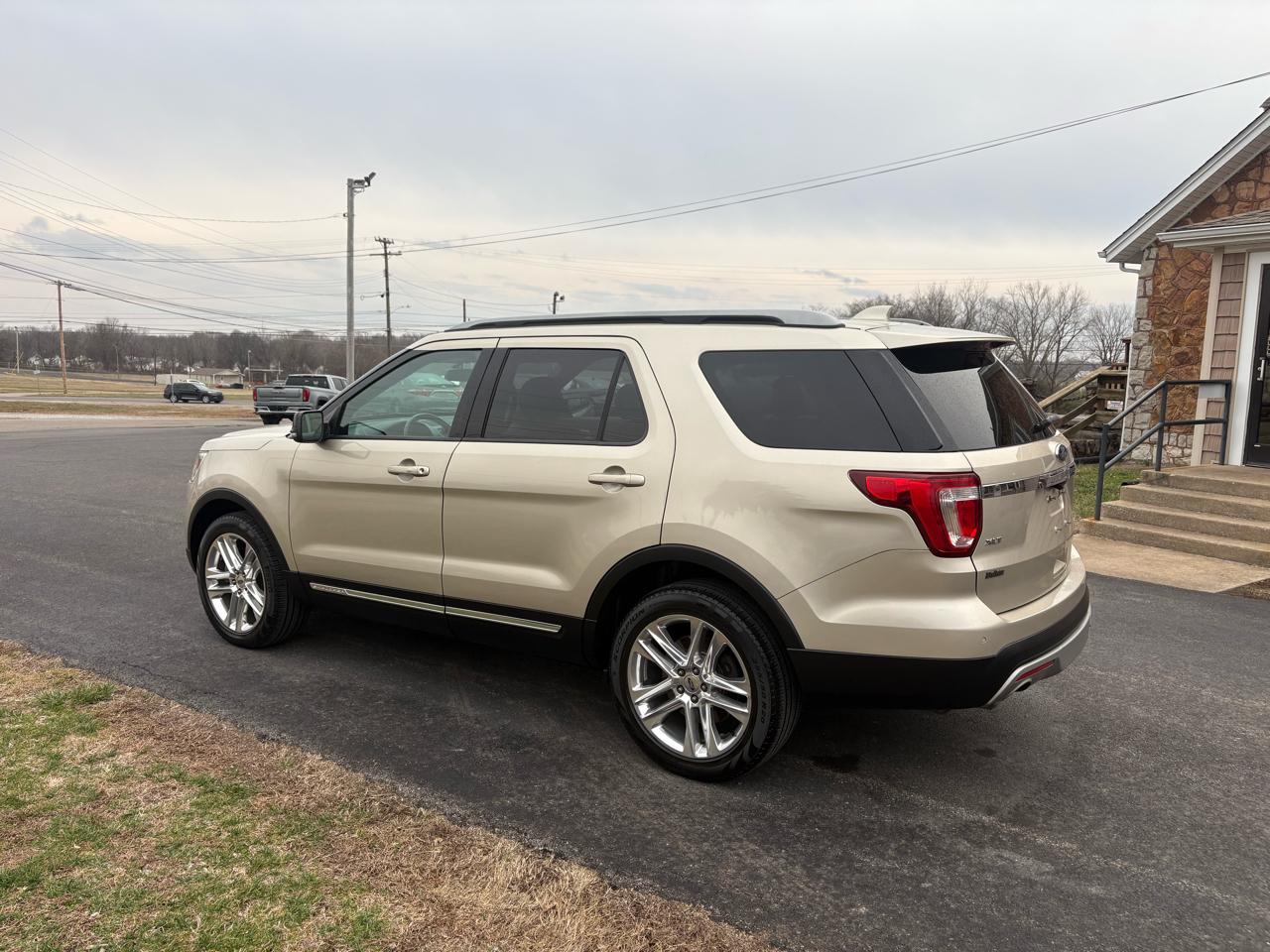 Ford Explorer 4WD 4dr XLT 2017