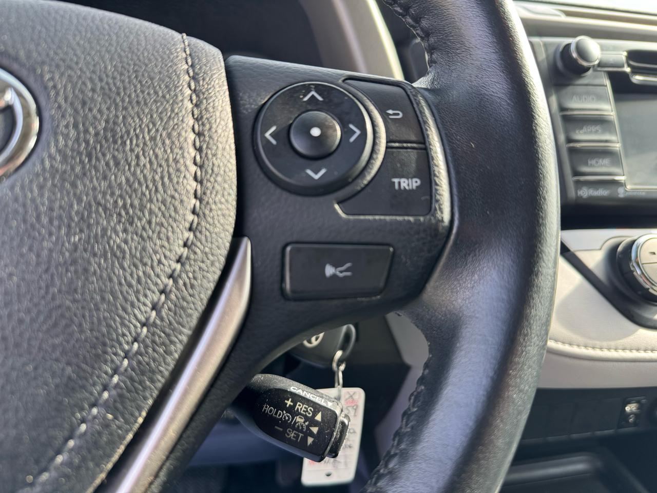 Toyota RAV4 XLE FWD (Natl) 2017