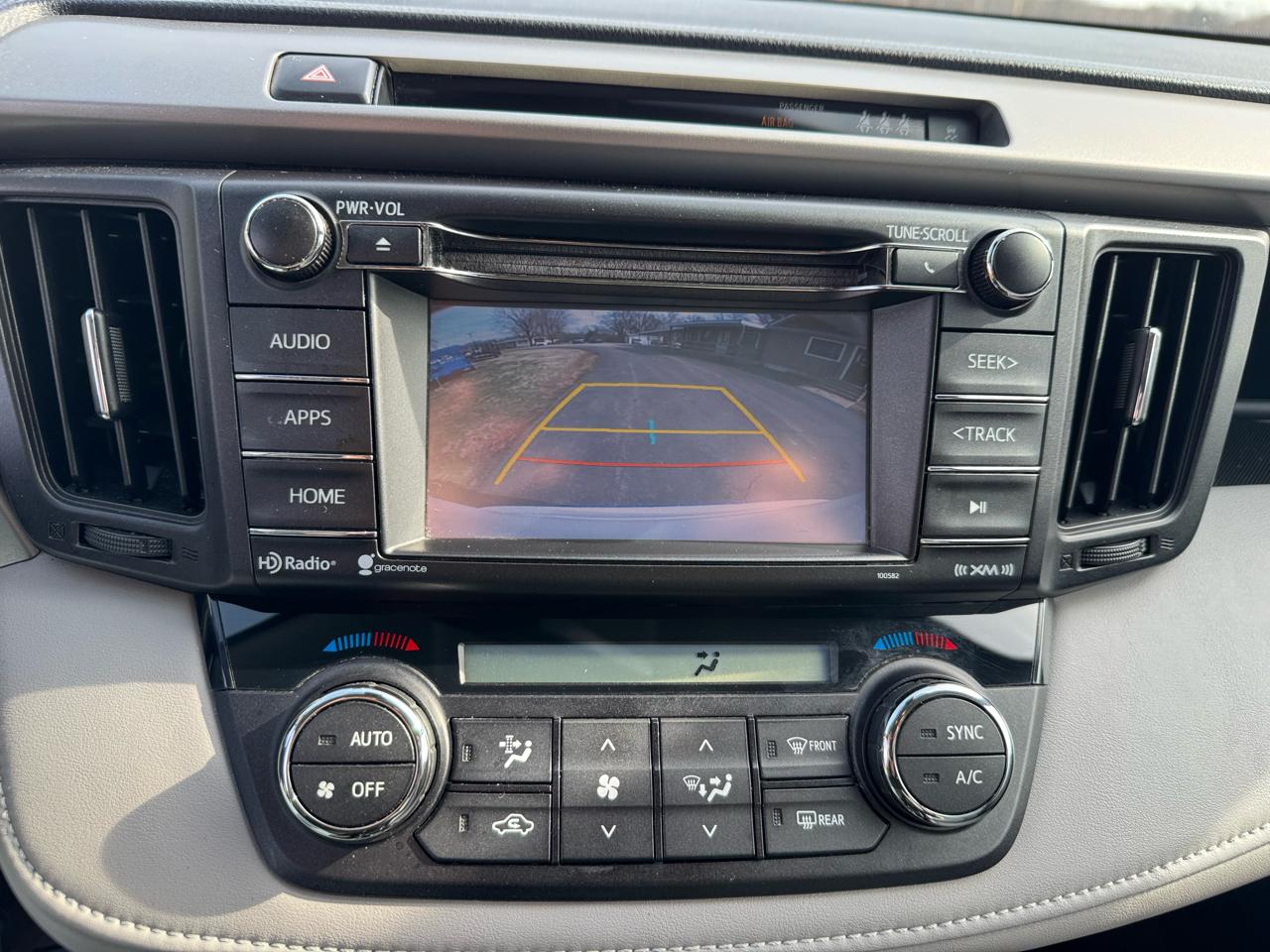 Toyota RAV4 XLE FWD (Natl) 2017