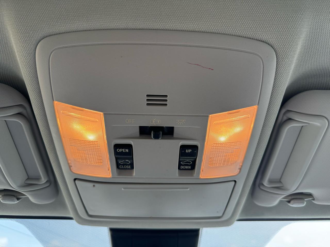 Toyota RAV4 XLE FWD (Natl) 2017