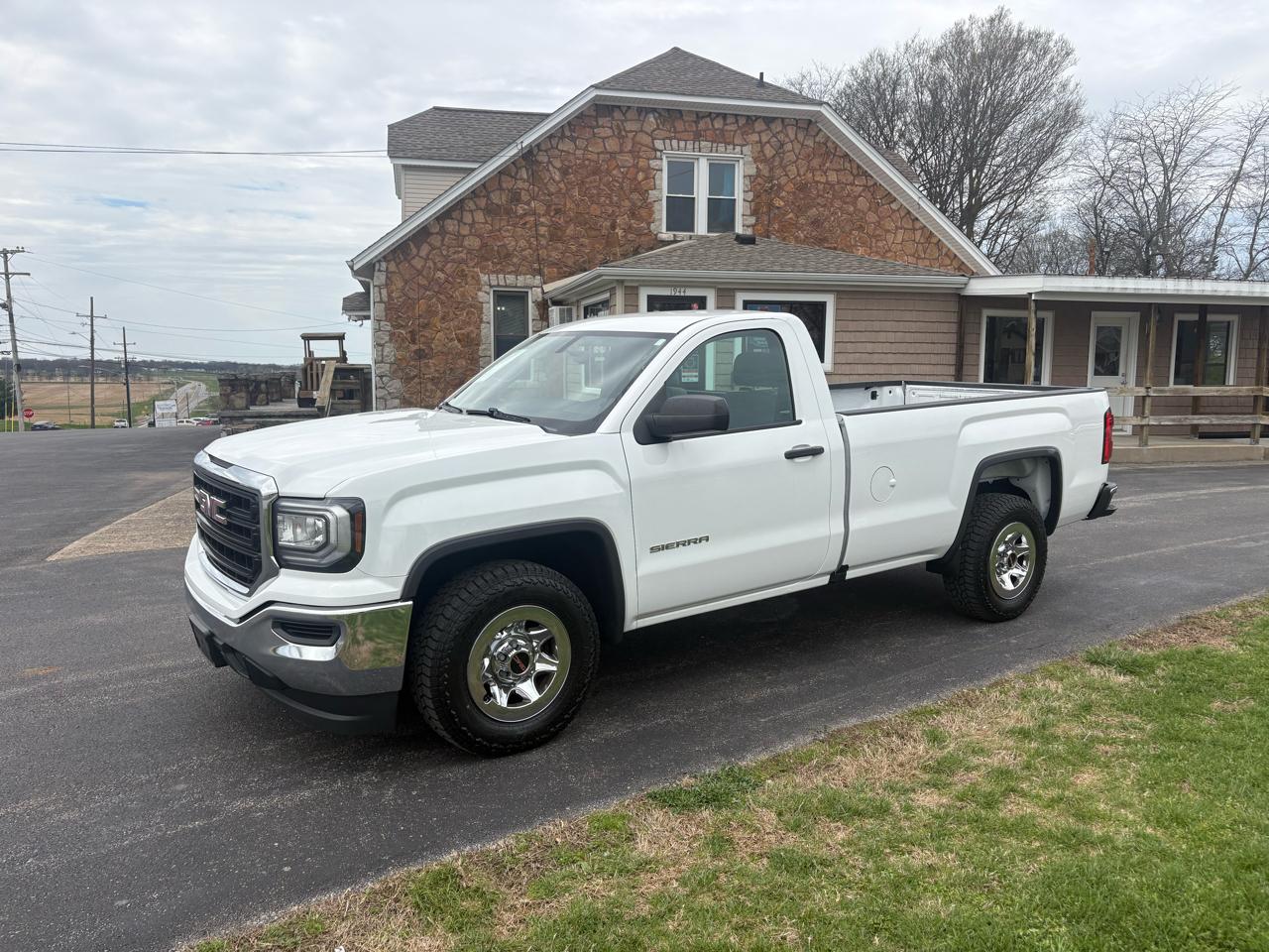 2017 GMC Sierra 1500 2WD Reg Cab 133.0"