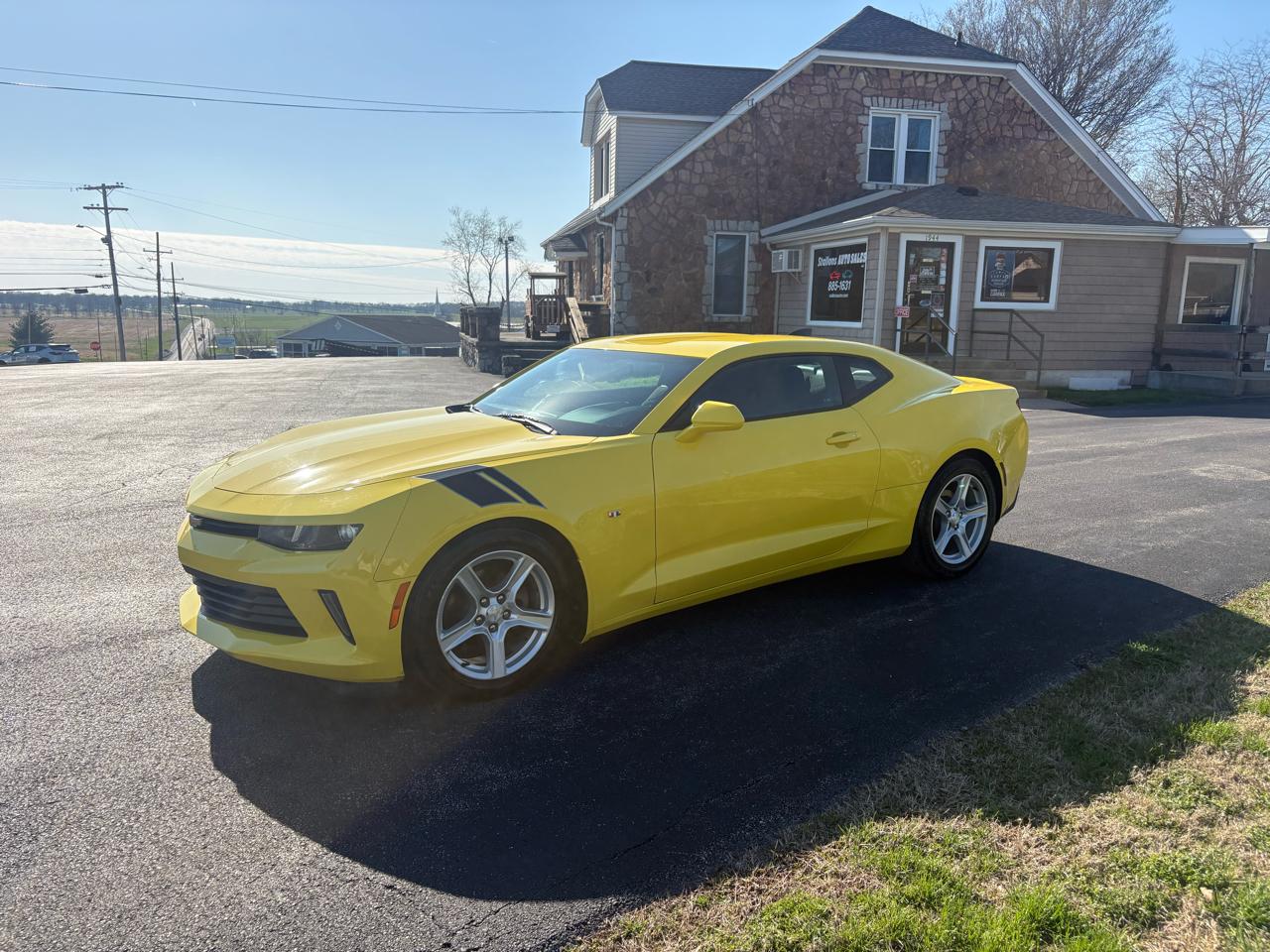 2017 Chevrolet Camaro 2dr Coupe