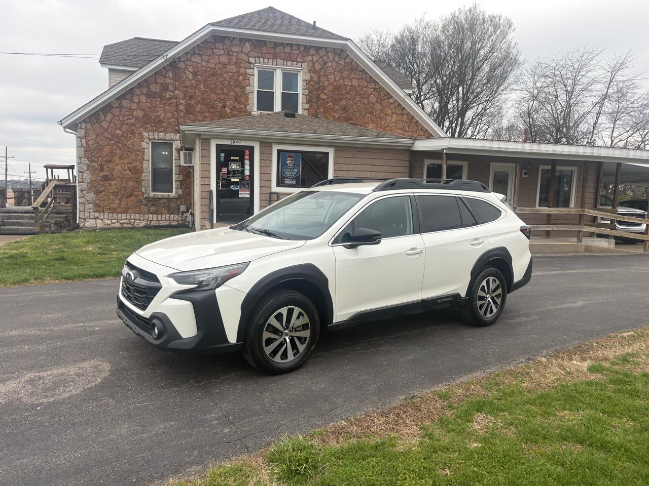 2023 Subaru Outback Premium AWD