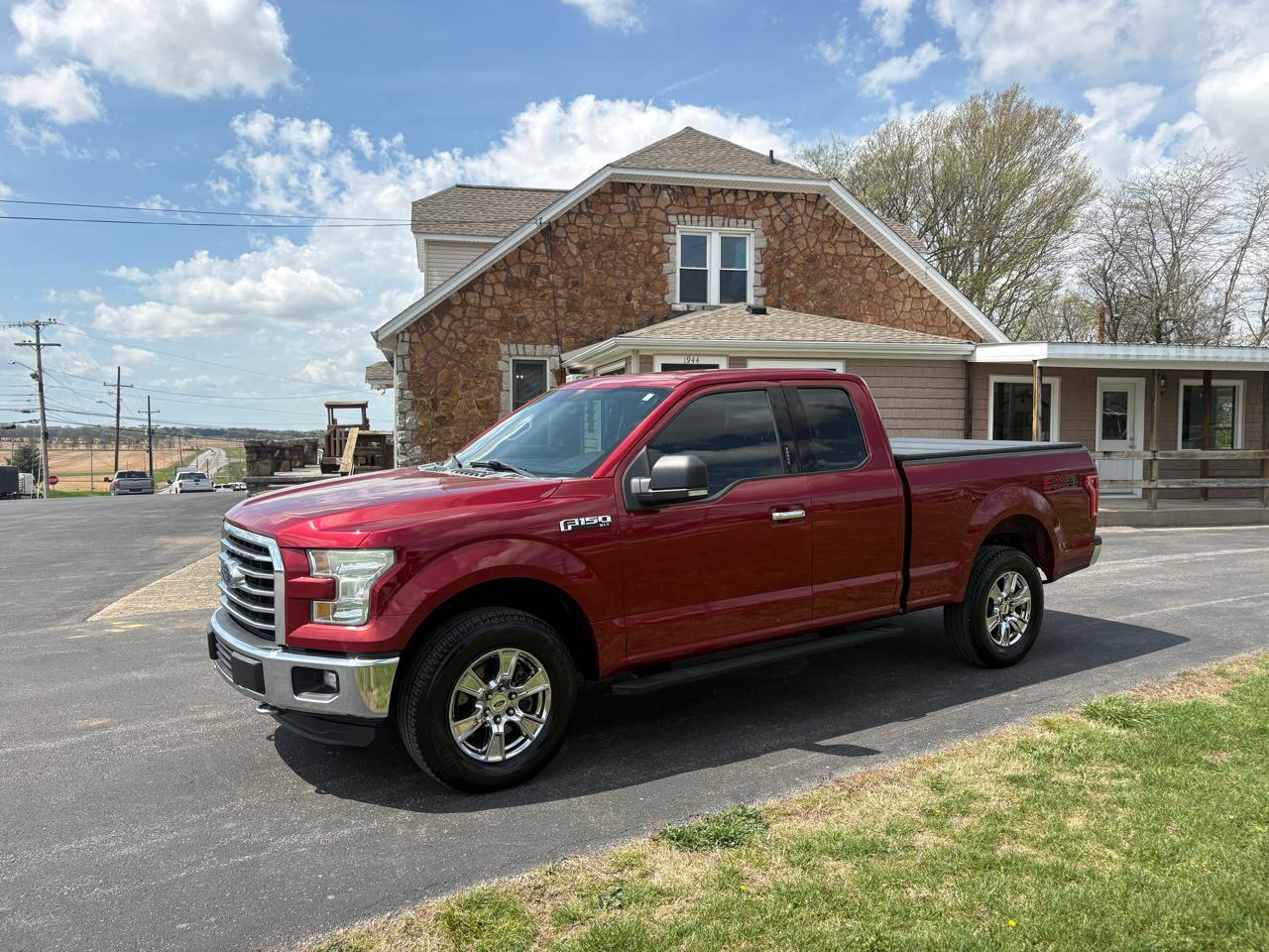2015 Ford F-150 4WD SuperCab 145" XLT