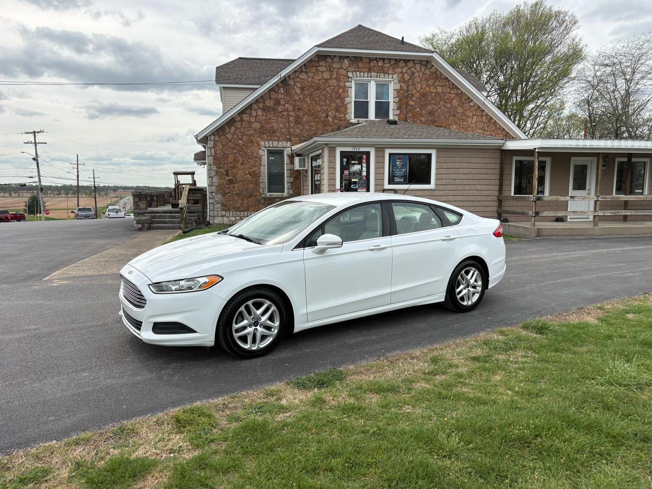 Ford Fusion 4dr Sdn SE FWD 2016