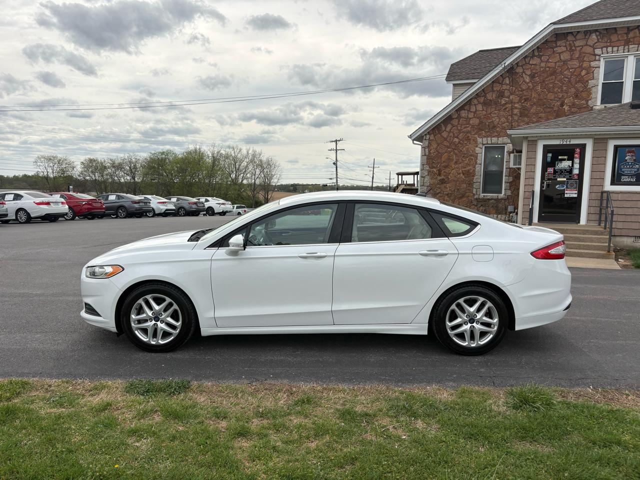 Ford Fusion 4dr Sdn SE FWD 2016