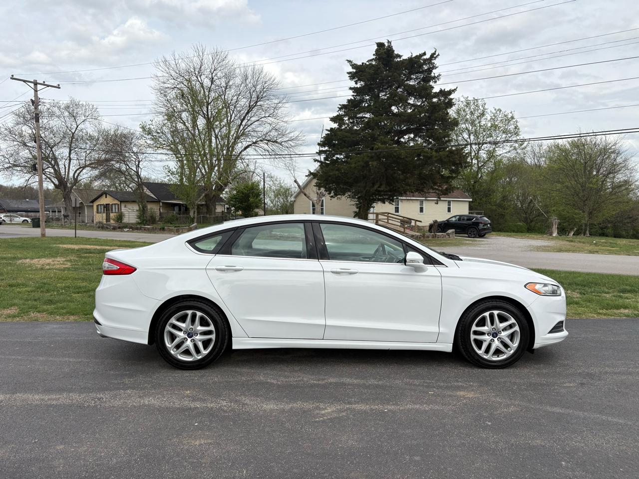 Ford Fusion 4dr Sdn SE FWD 2016