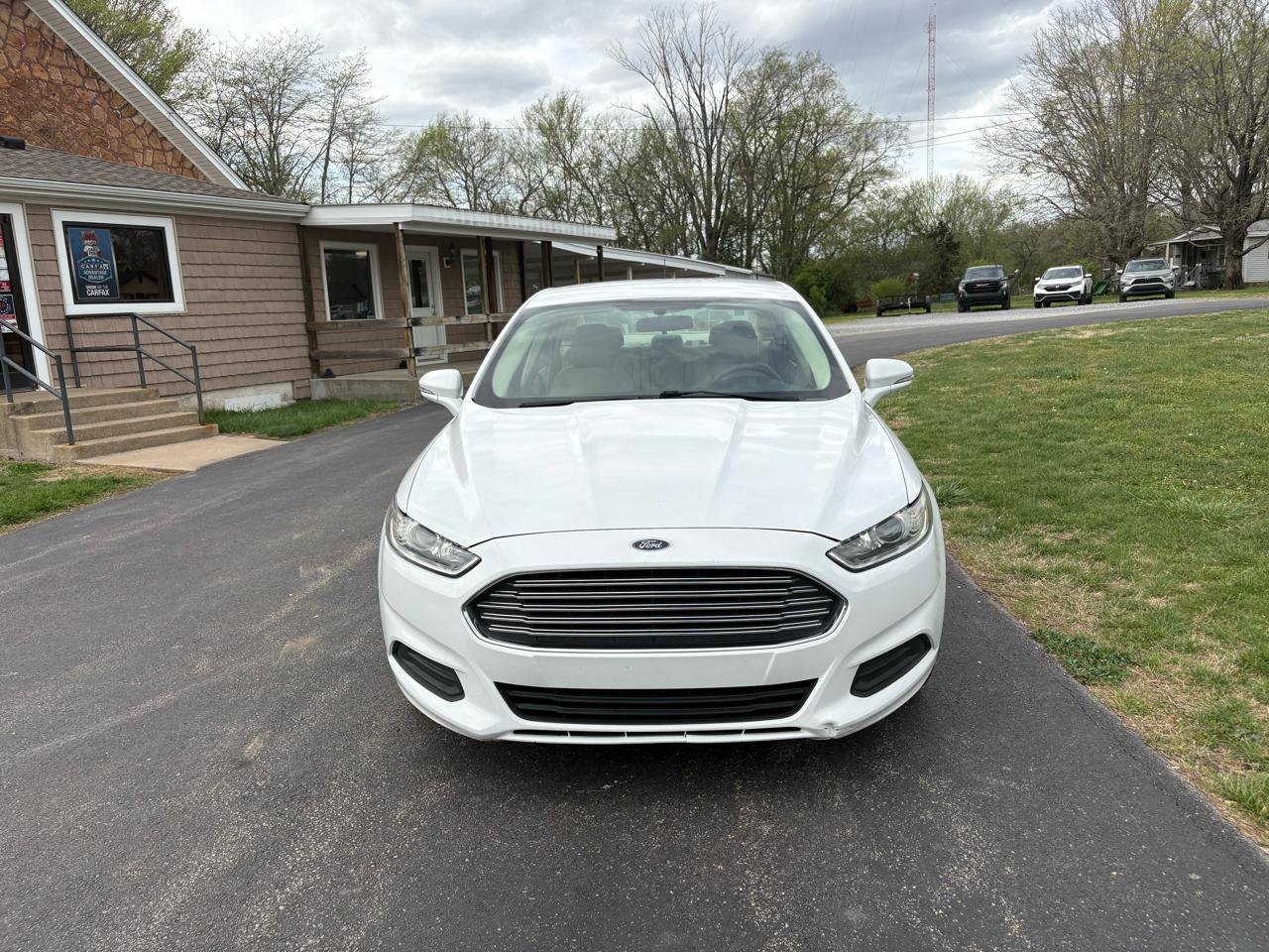 Ford Fusion 4dr Sdn SE FWD 2016